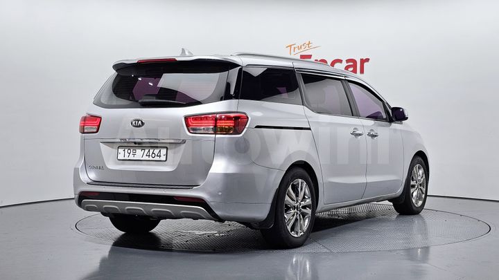 Kia Carnival 2015 — 2