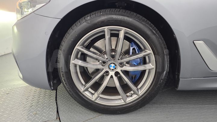 BMW 5 Series 2018 — 5