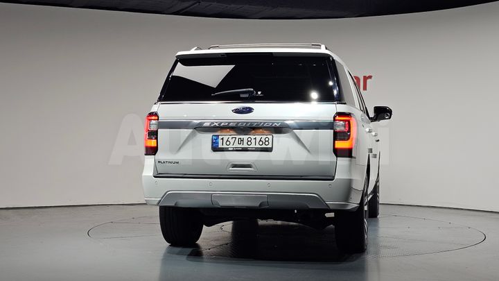 Ford Expedition 2021 — 3