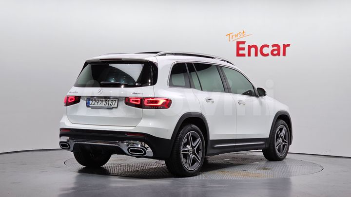 Mercedes Benz GLB Class 2023 — 2