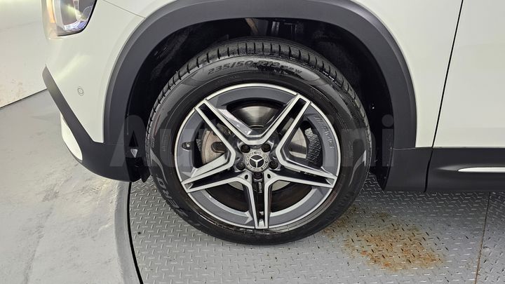 Mercedes Benz GLB Class 2023 — 5