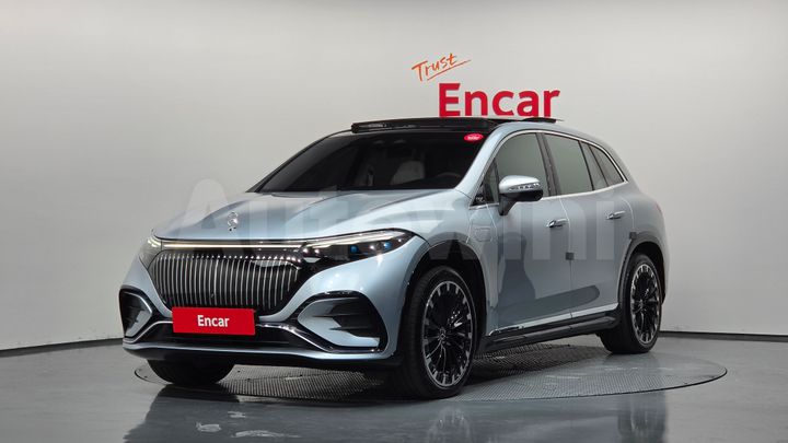 Mercedes Benz EQS