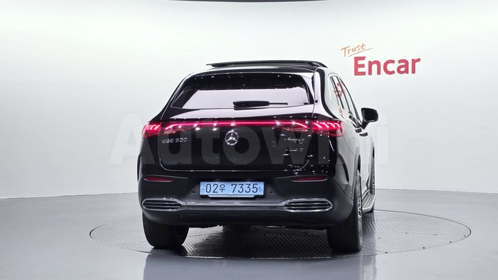 Mercedes Benz EQE 2023 — 4
