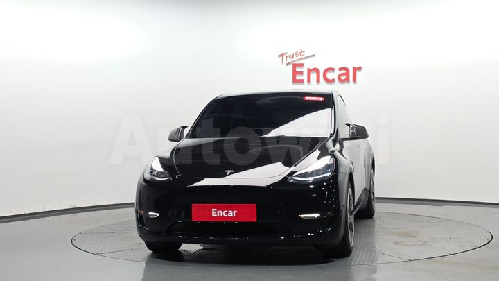 Tesla Model Y 2021 — 3
