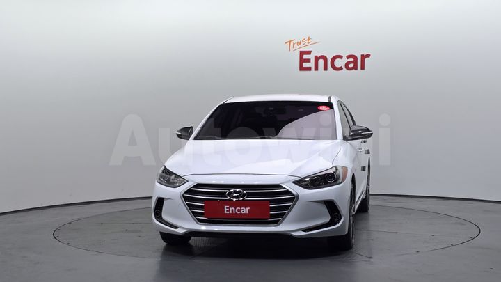 Hyundai Avante 2017 — 3