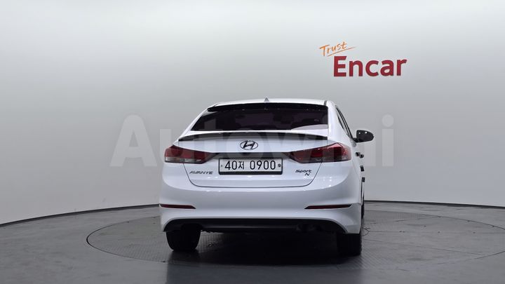 Hyundai Avante 2017 — 4