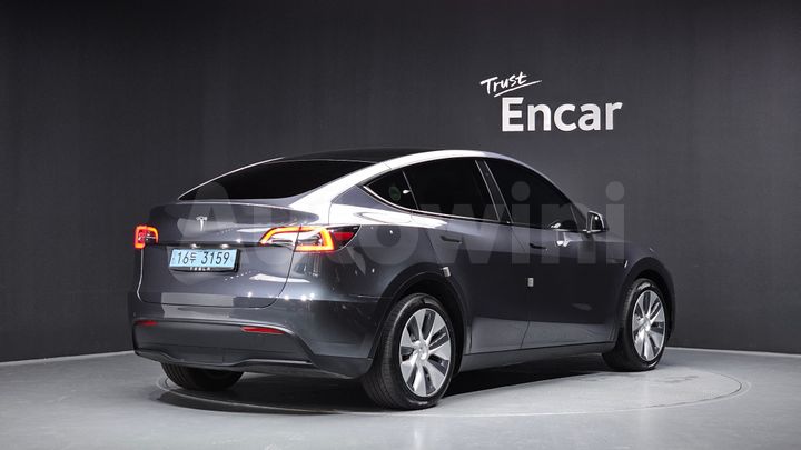 Tesla Model Y 2021 — 2