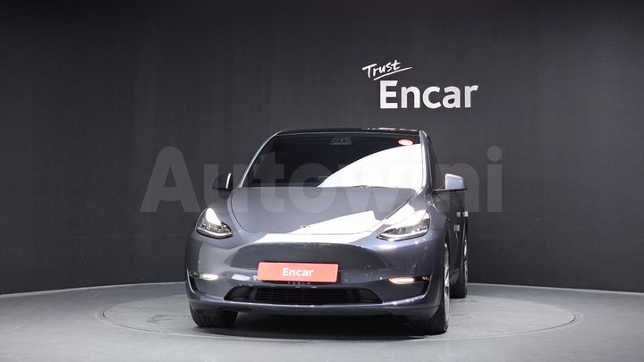 Tesla Model Y 2021 — 3