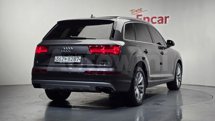 Audi Q7 2019 — 2