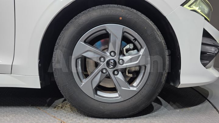 Kia K5 2020 — 5