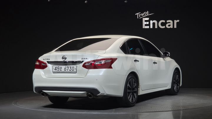 Nissan Altima 2018 — 2
