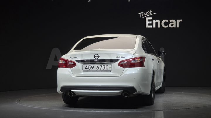 Nissan Altima 2018 — 4