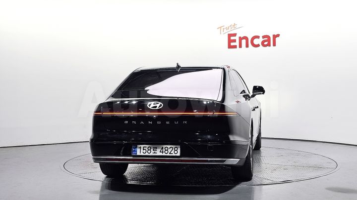 Hyundai Grandeur 2023 — 4
