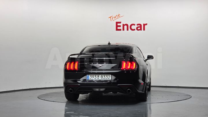 Ford Mustang 2020 — 4