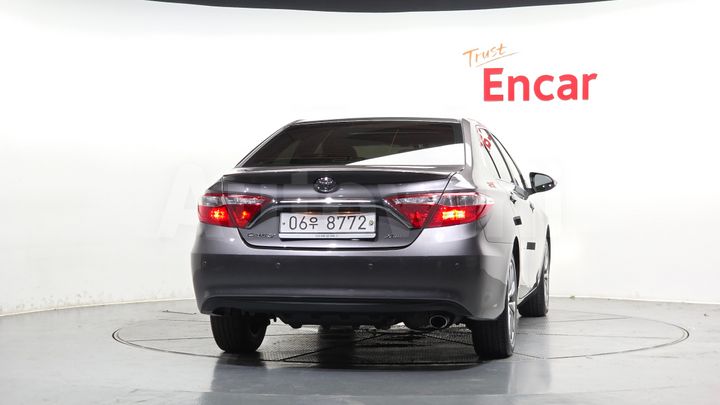 Toyota Camry 2017 — 4