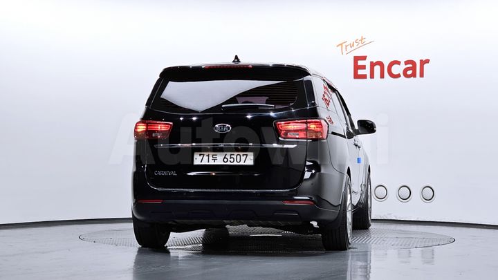 Kia Carnival 2019 — 4