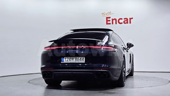 Porsche Panamera 2021 — 4