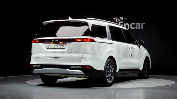 Kia Carnival 2023 — 2