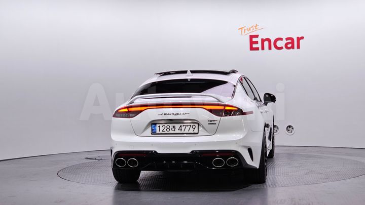 Kia Stinger 2021 — 4