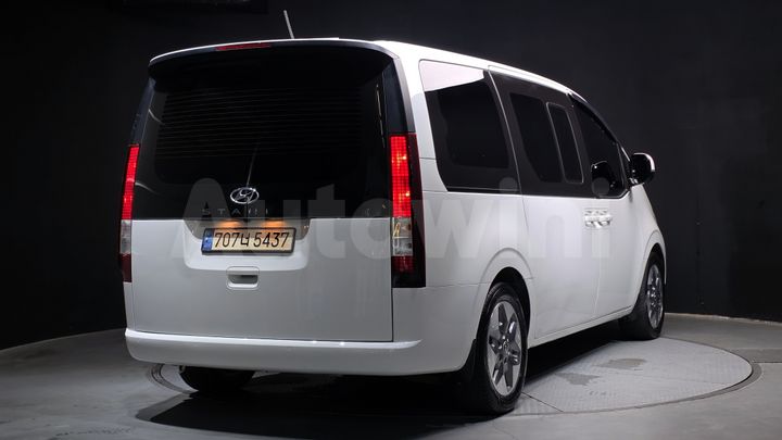 Hyundai Staria 2024 — 2