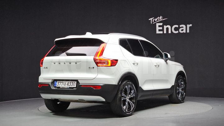 Volvo XC40 2022 — 2