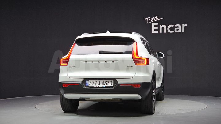 Volvo XC40 2022 — 4