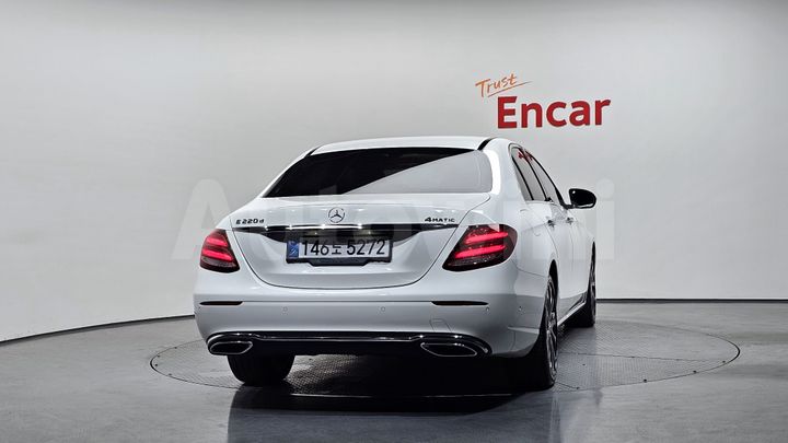 Mercedes-Benz E Class 2017 — 3