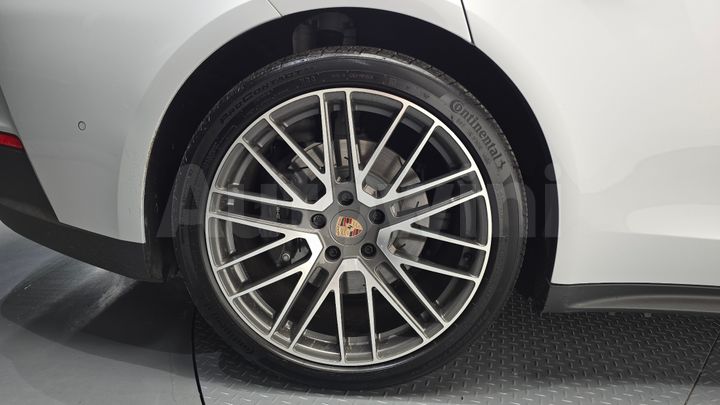Porsche Panamera 2025 — 4