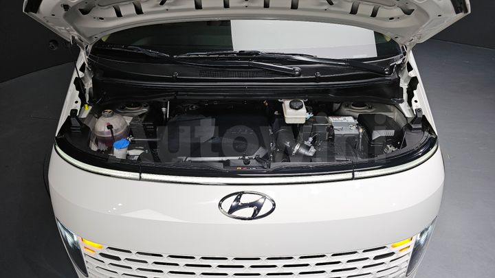 Hyundai Staria 2022 — 5