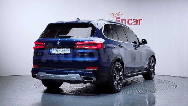 BMW X5 2021 — 2
