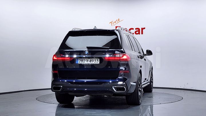 BMW X7 2022 — 4