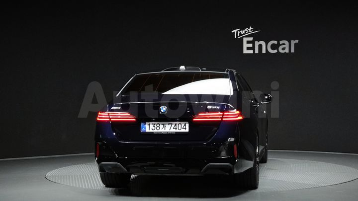 BMW 5 Series 2025 — 4