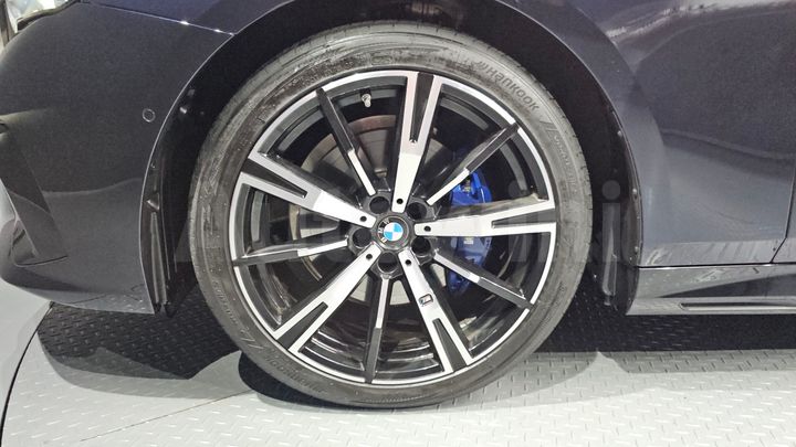 BMW 5 Series 2025 — 5