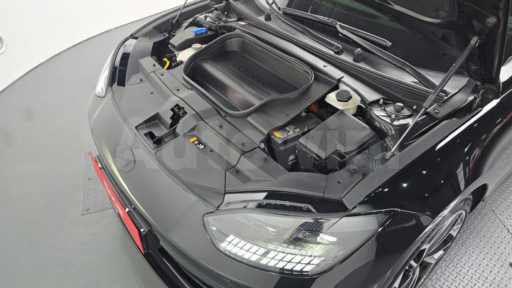 Hyundai Ioniq 2023 — 5