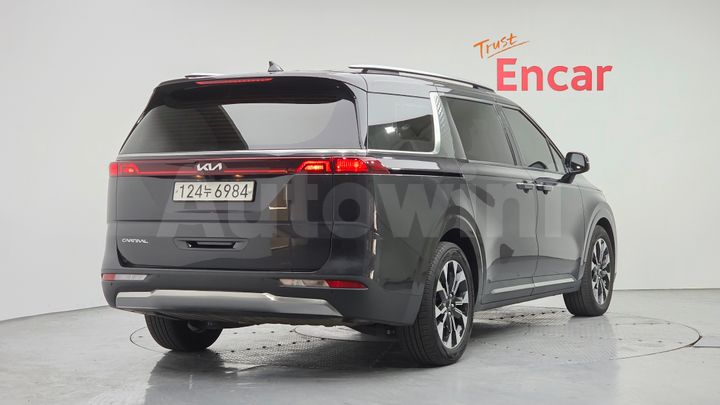 Kia Carnival 2023 — 2