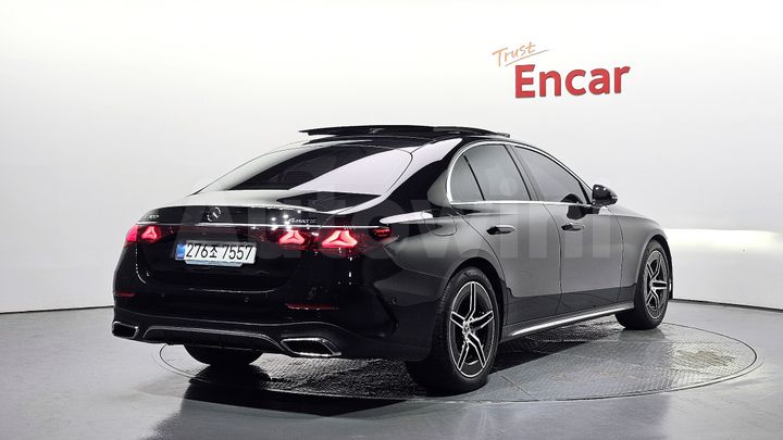 Mercedes-Benz E Class 2025 — 2