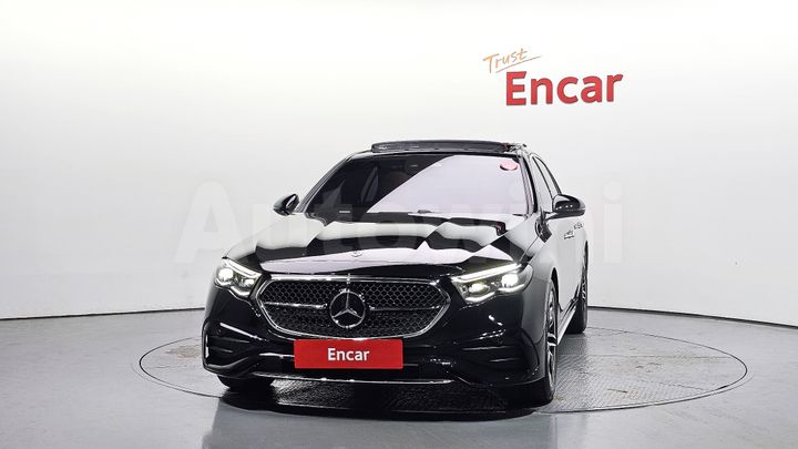 Mercedes-Benz E Class 2025 — 3