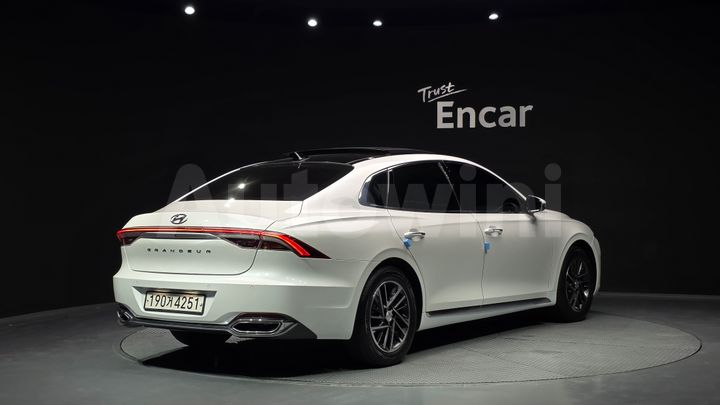 Hyundai Grandeur 2023 — 2