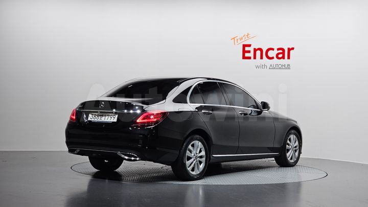 Mercedes-Benz C Class 2020 — 2