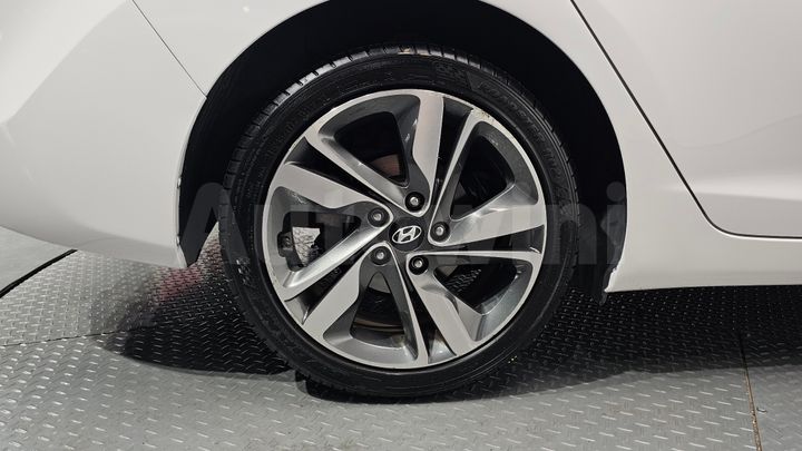 Hyundai Avante 2014 — 5
