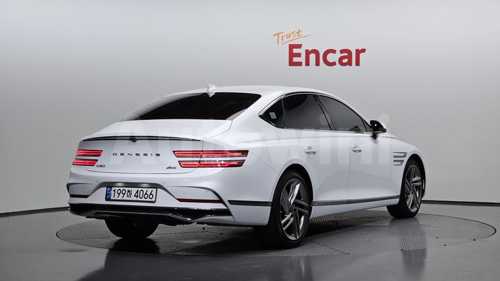 Genesis G80 2025 — 2