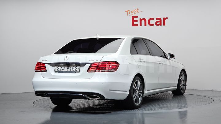 Mercedes-Benz E Class 2015 — 2