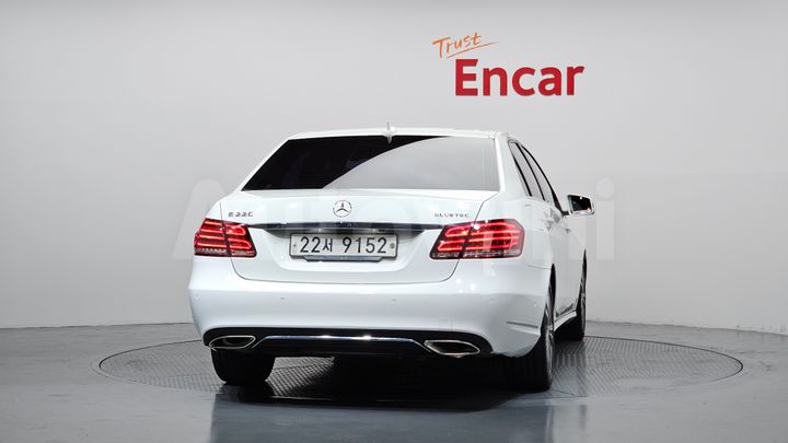 Mercedes-Benz E Class 2015 — 4