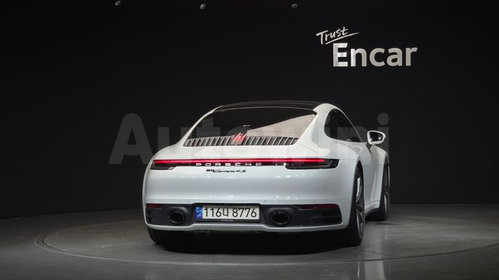 Porsche 911 2022 — 4