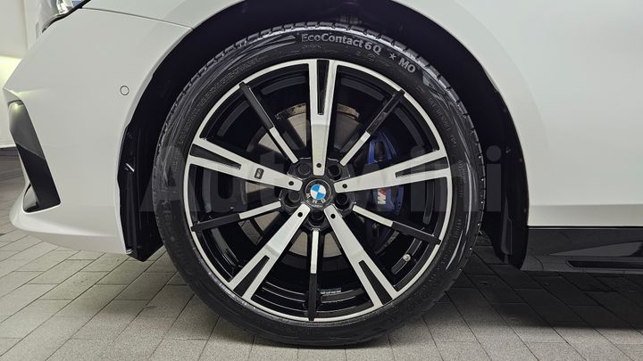 BMW 5 Series 2025 — 5