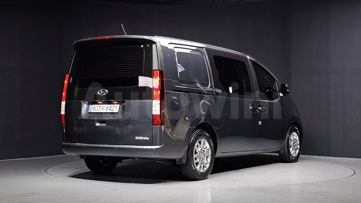 Hyundai Staria 2022 — 2