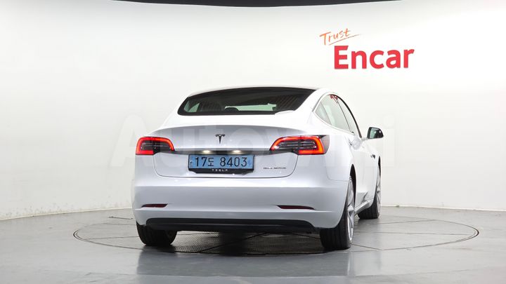 Tesla Model 3 2020 — 3