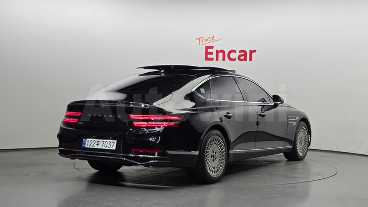 Genesis G80 2025 — 2