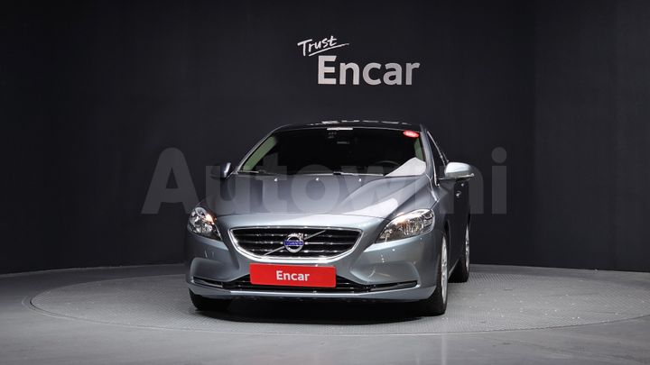 Volvo V40 2015 — 3