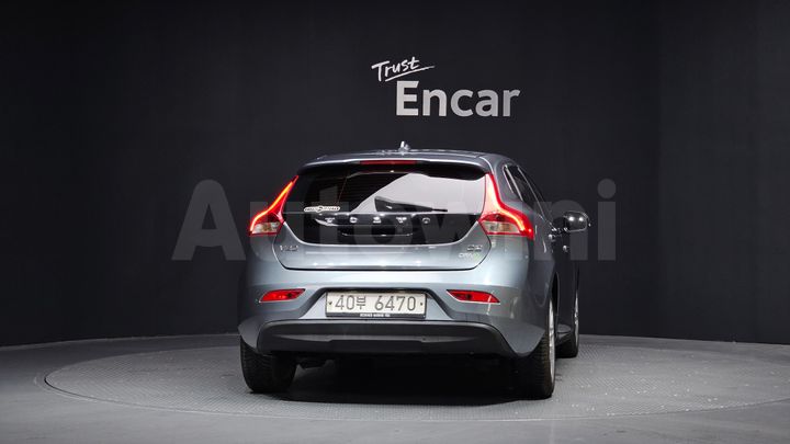 Volvo V40 2015 — 4